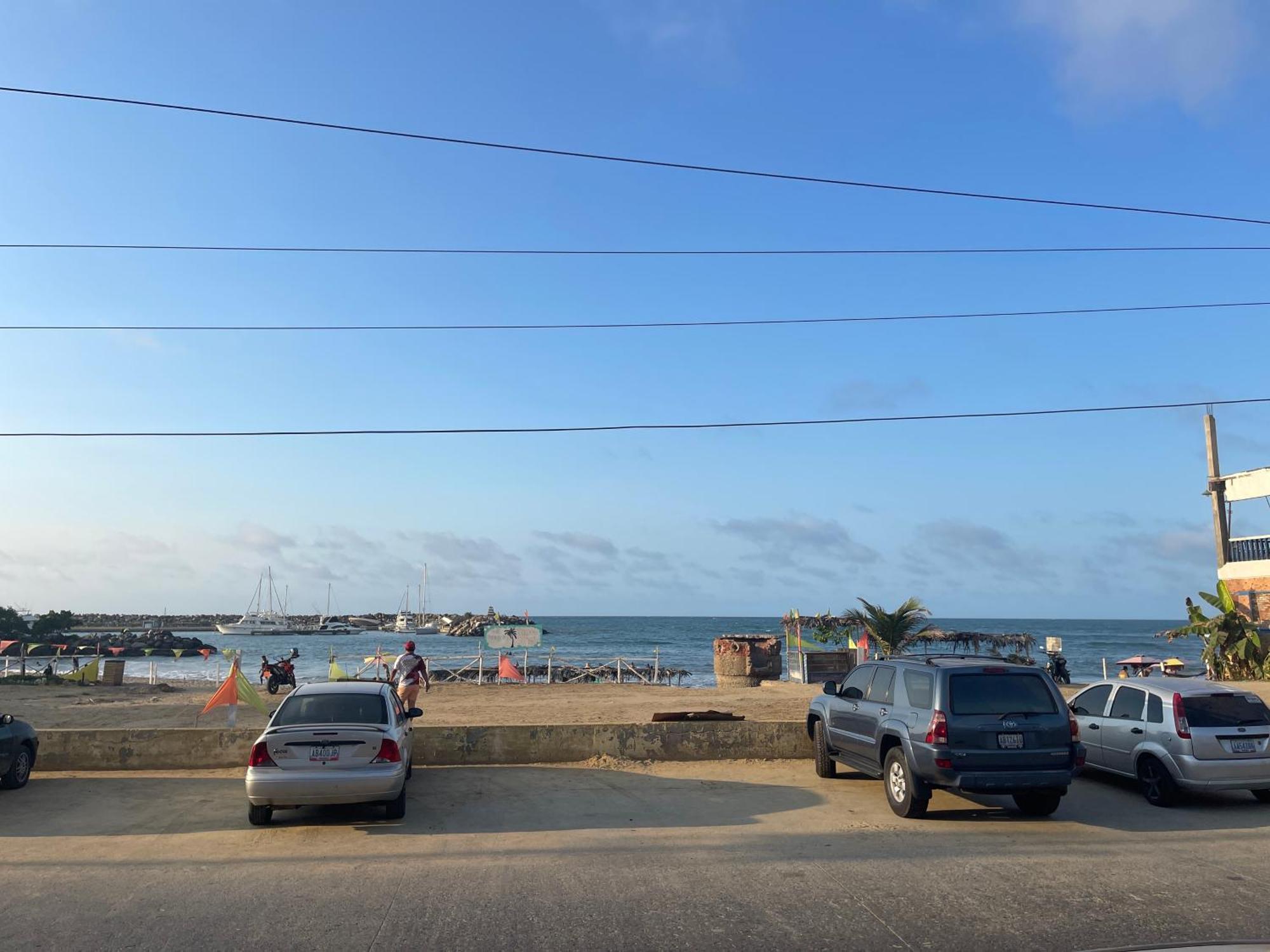 Hotel Brisas Del Mar 2022 Catia La Mar エクステリア 写真